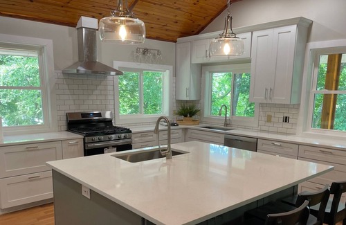 Golden House | Table Rock Lake Lakefront, Easy Walkdown, Very Quiet, Newly Renovated