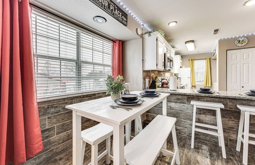 Indian Point Apartment | Table Rock Lake Views: Branson Family Getaway