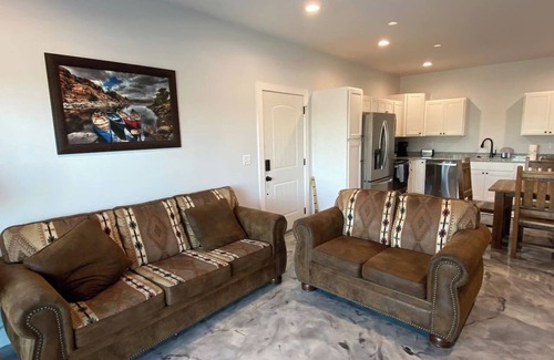 Indian Point Villa | Table Rock Lake Villa: Walk-in, Poolside, Game Room, Epic Views, 3 min from SDC!