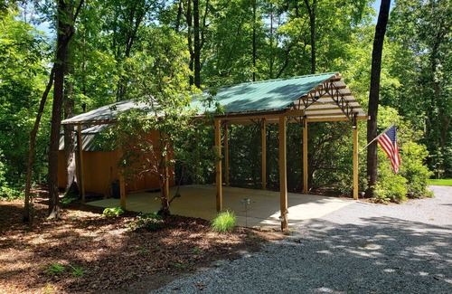 Pickens Cabin | Table Rock Retreat. Cozy cabin with hot tub