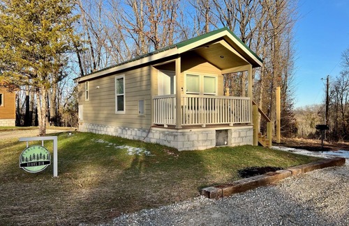 Eagle Rock Cabin | Table Rock Tiny Home The Bear's Den