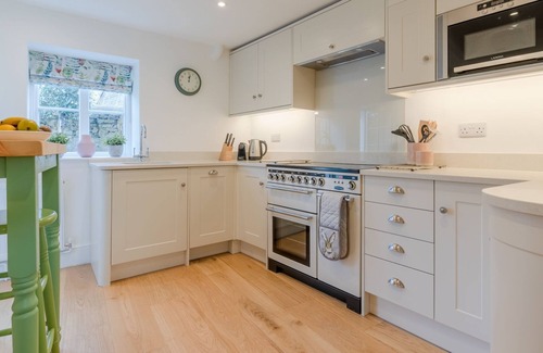 Charlbury Apartment | Tachbrook - sleeps 4 guests in 2 bedrooms