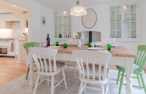 Charlbury Apartment | Tachbrook - sleeps 4 guests in 2 bedrooms