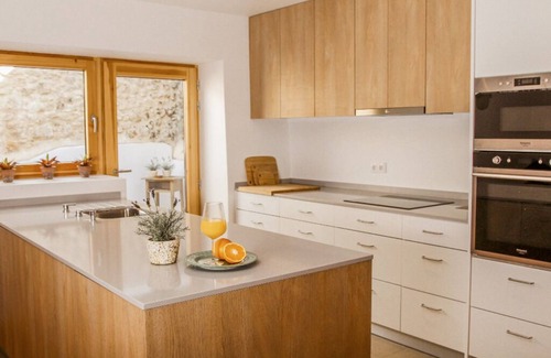Ourem House | TACOARIA - Blue Haven