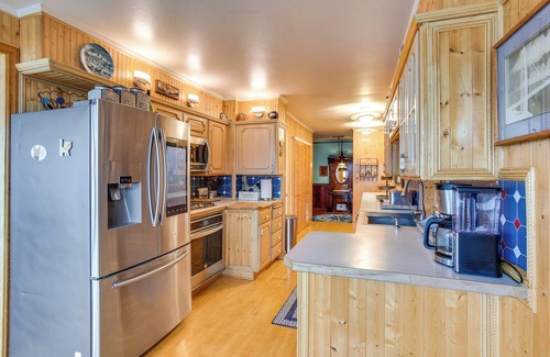 Lakewood House | Tacoma Home on Steilacoom Lake w/Dock!