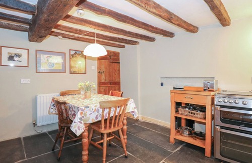 Maentwrog Cottage | TAFARN TRIP, family friendly in Tan Y Bwlch, Maentwrog