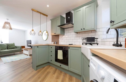 Pentrebach House | Taff Trail Nature Retreat Cottage
