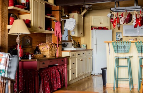 Keswick Ridge Cabin | Taffy Lake Wilderness Retreat