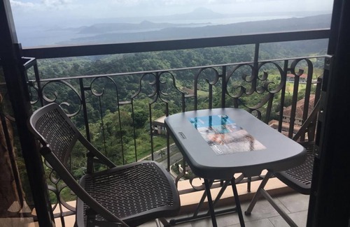 Silang Junction South Apartment | Tagaytay gorgeous view