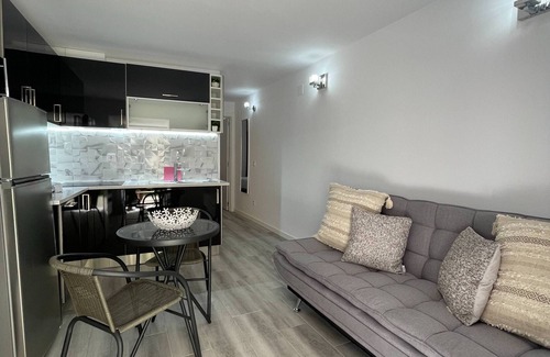 Cacilhas Apartment | Tagus River Apartment *Cacilhas, 10min from Lisbon