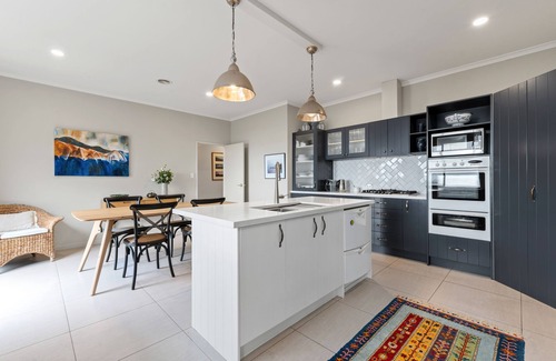 Kawaha Point House | "Taha Moana" Step out the door onto the lake front