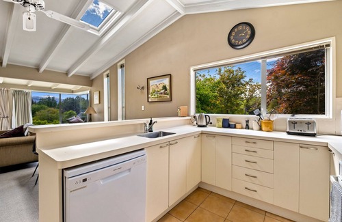 Wanaka House | Taha Wai - Wanaka Holiday Home