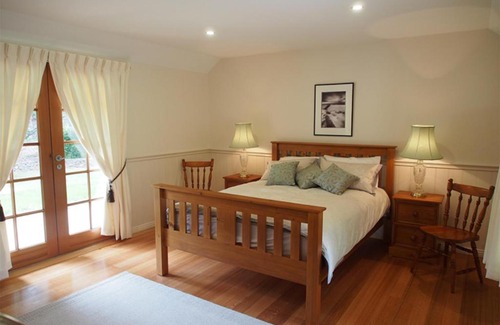 Deloraine House | Tahara Cottage