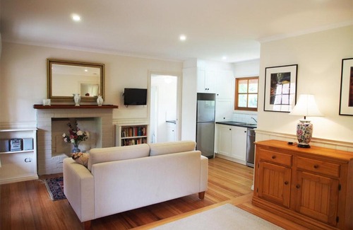 Deloraine House | Tahara Cottage