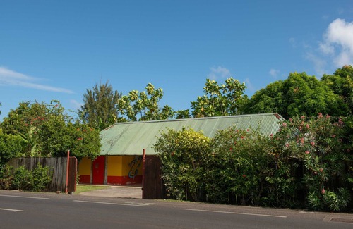 Otumai Villa | Tahiti Beach House, Beachfront Villa in Moorea, nice bath, under the trade winds