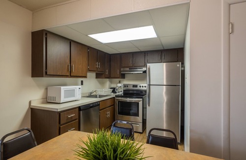 North End Hotel | Tahiti Inn