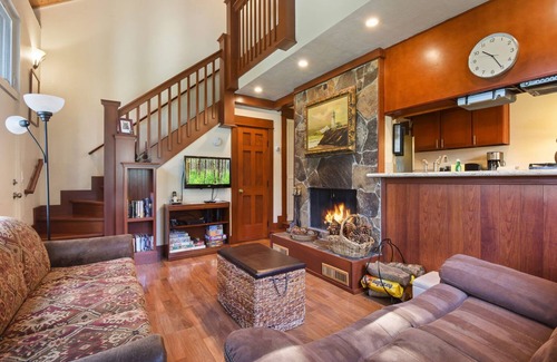 Dollar Point House | Tahoe City Getaway | Minutes from Lake and Activities