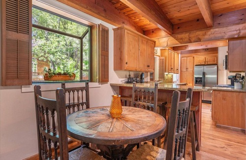 Tahoe Woods Apartment | Tahoe City Ski Lease 7 Miles to Palisades 4BDR/4BA