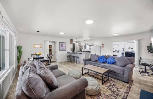 Tahoe City Apartment | Tahoe Getaway across from Lake!