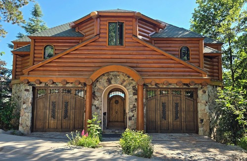 Brockway House | Tahoe luxury Brockway Springs Resort lakefront and heated pool year round