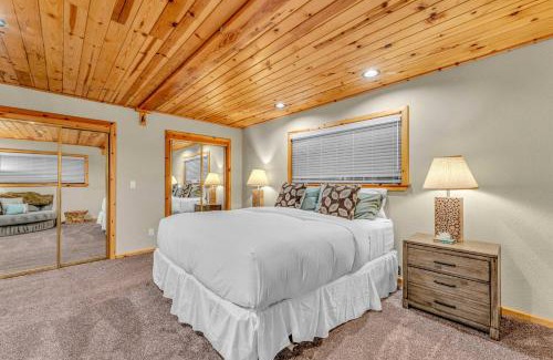 Kingswood Estates House | Tahoe Retreat with Scenic Views and Spacious Deck