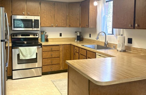 Kingswood Estates House | Tahoe Vista Serene Getaway. 5 Minute Drive to the Lake, Beaches and Restaurants.