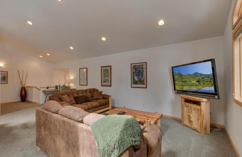Tahoma House | Tahoma Charm on West Shore - Beautiful Open Concept 3 BR w Private Hot Tub