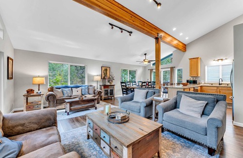 Tahoma House | Tahoma Family Getaway with Bocce Ball & BBQ Grill