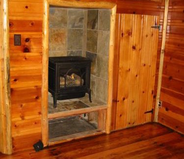 Tahoma Hotel | Tahoma Meadows - Sugar Pine Cabin