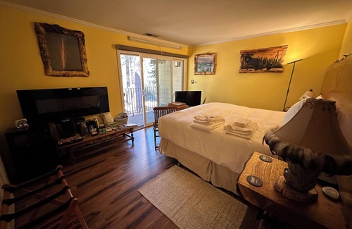 Carnelian Woods Bed & Breakfast | TaHome: Cozy, Private 2BR Hotel-Style Suite Nestled in Nature next to Lake Tahoe