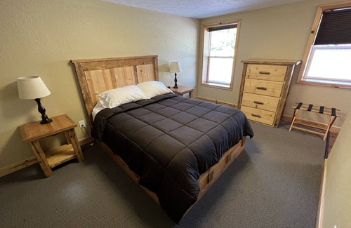 Paradise Hotel | Tahquamenon Suites Lodging - One-Bedroom Suite # 4