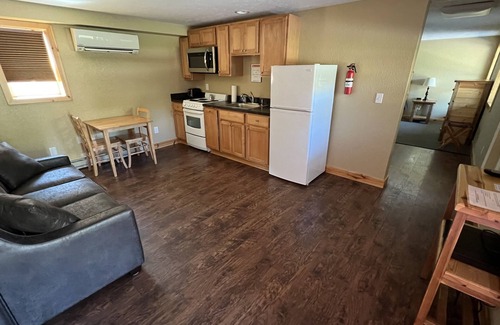 Paradise Hotel | Tahquamenon Suites Lodging - One-Bedroom Suite # 4
