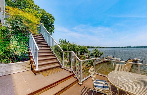 Herald Harbor House | Taids Inn