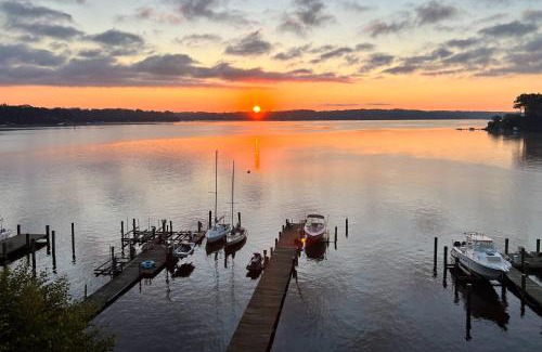 Herald Harbor House | Taids Inn