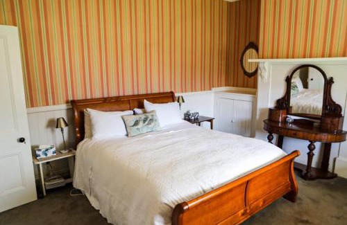 Otago Region House | Taieri Bank Cottage - Middlemarch, Otago