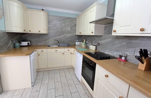 Homore Cottage | TAIGH DHONNCHAIDH, family friendly in Isle Of Benbecula