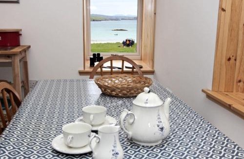 Ardroil House | Taigh Tharmoid Ruaidh