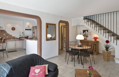 Taillades Villa | Taillades: house/villa - 4 rooms - 6 persons