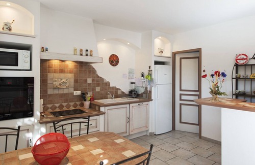 Taillades Villa | Taillades: house/villa - 4 rooms - 6 persons