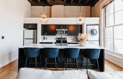 Downtown Knoxville Apartment | Tailor Loft Studio| Living in the Heart of Knox