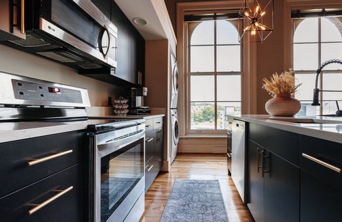 Downtown Knoxville Apartment | Tailor Loft Studio| Living in the Heart of Knox