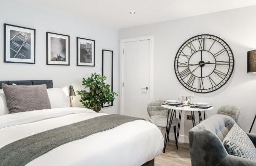 Cambridge Apartment | Tailored Stays - Central Cambridge Studios, Free Parking
