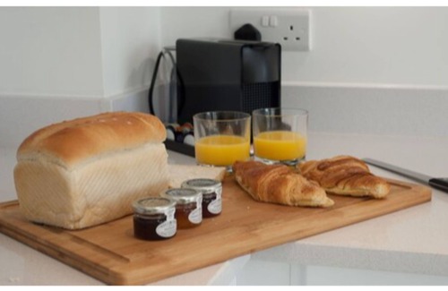 Trumpington Apartment | Tailored Stays - De Havilland House