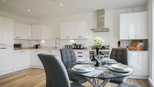 Trumpington Apartment | Tailored Stays - De Havilland House