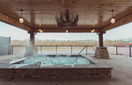 Altmar Hotel | Tailwater Lodge Altmar, Tapestry Collection by Hilton