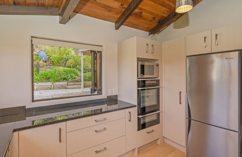 Tairua House | Tairua Harbour Views - Tairua Holiday Home