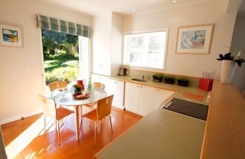 Takapuna House | Takapuna Emerald Villa