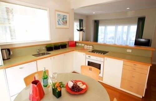 Takapuna House | Takapuna Emerald Villa