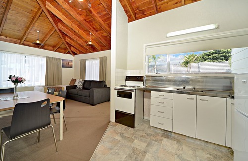 Takapuna Hotel | Takapuna Motor Lodge