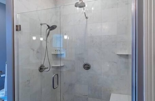 Fairbury Hotel | Take 5 Rendezvous at Hoffman House, Fairbury-Entire Home